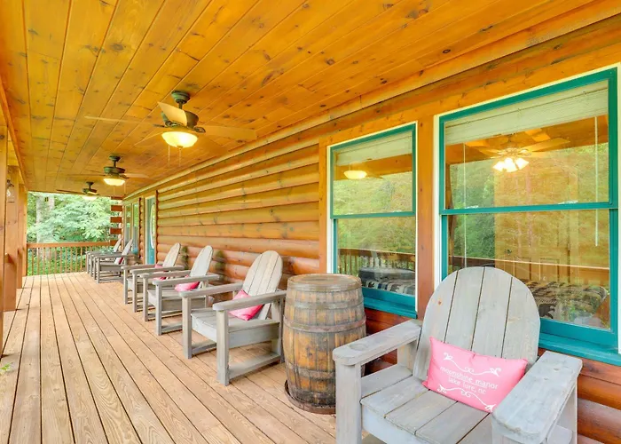Moonshine Manor Cabin With Hot Tub, Near Lake Lure