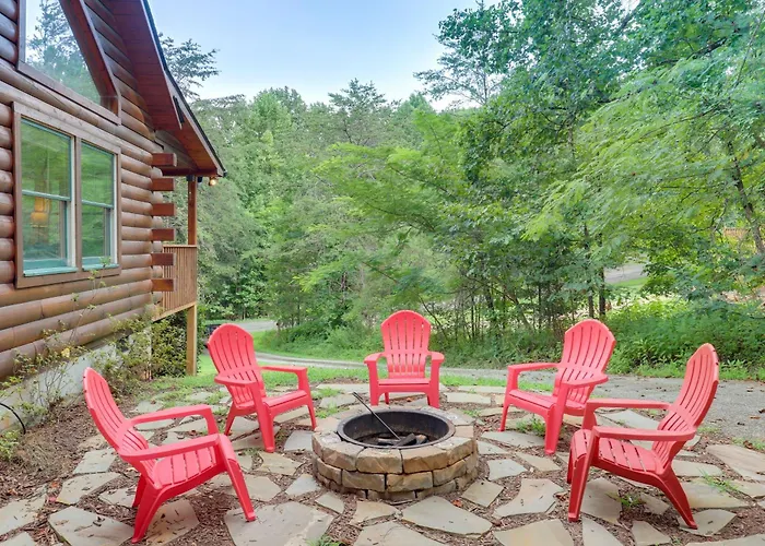 Moonshine Manor Cabin With Hot Tub, Near Lake Lure
