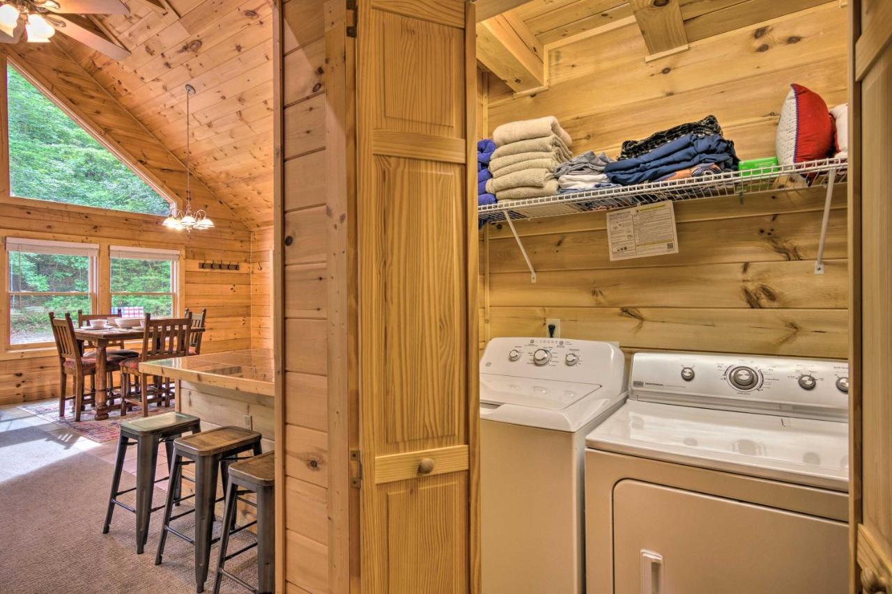 Casa vacanze Moonshine Manor With Hot Tub, Near Lure Lake Lure