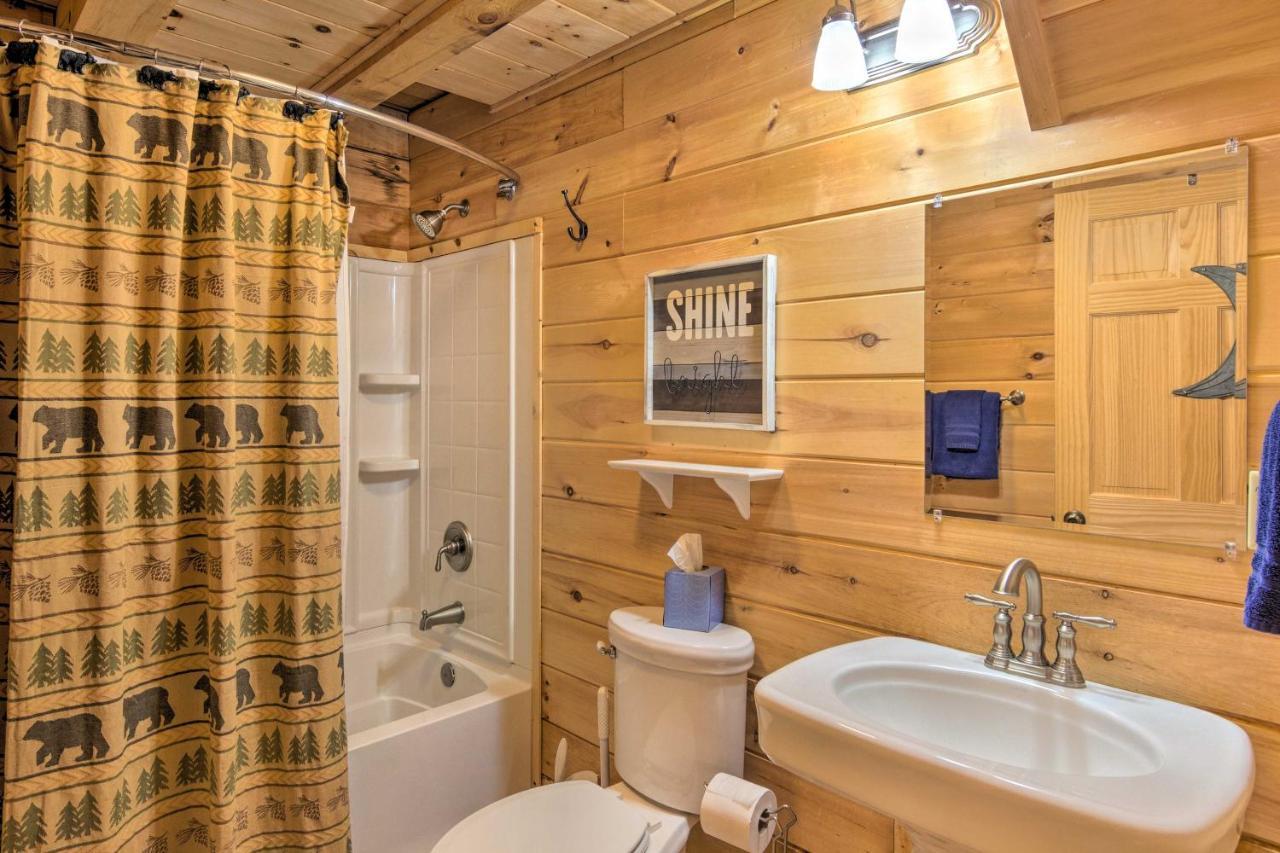Moonshine Manor With Hot Tub, Near Lure