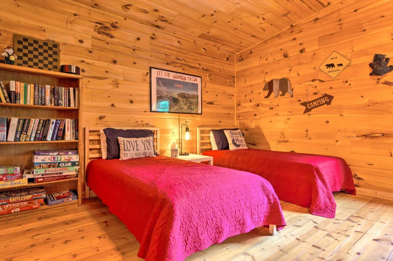 Moonshine Manor With Hot Tub, Near Lure Lake Lure