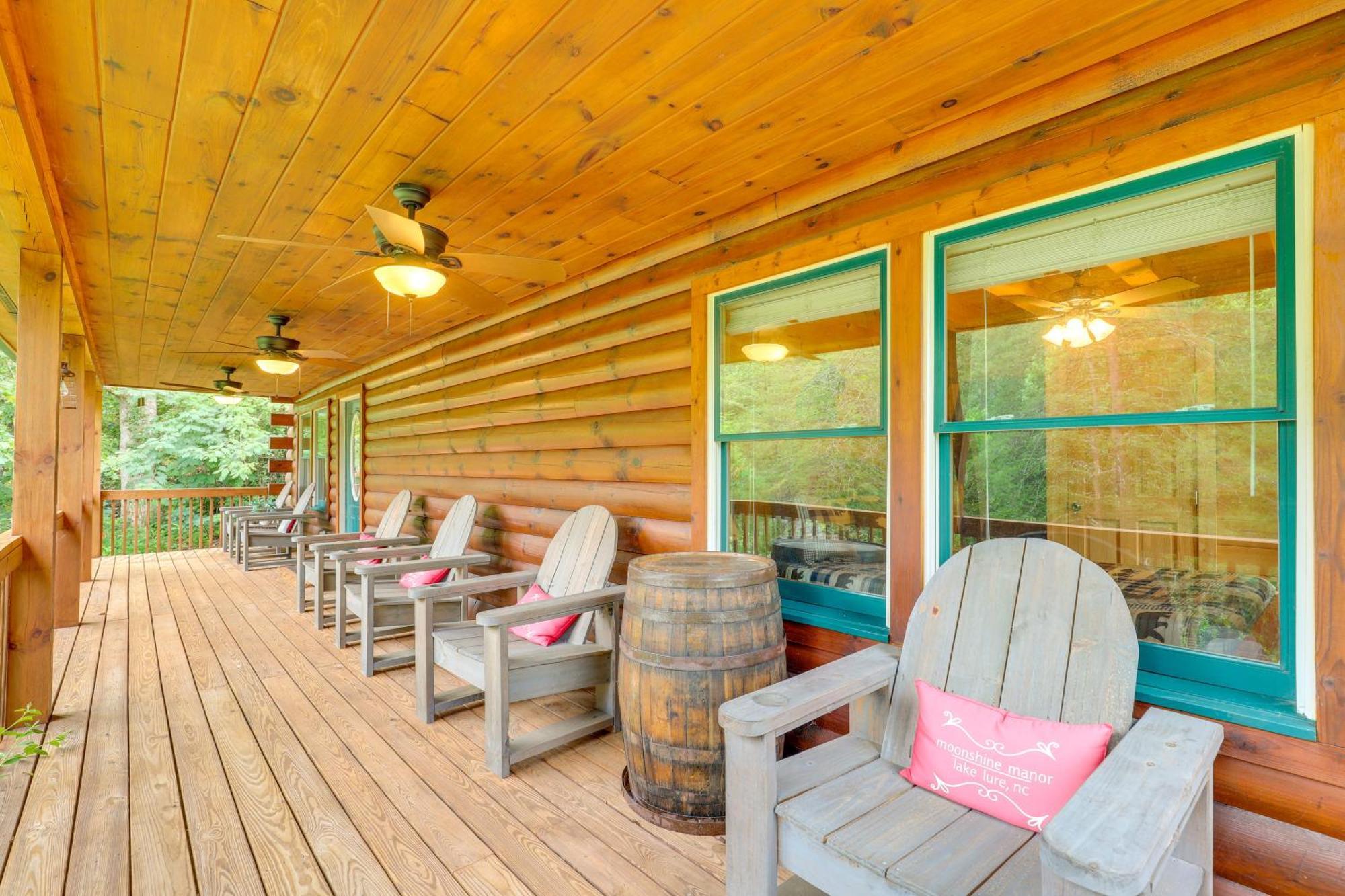 Holiday home Moonshine Manor With Hot Tub, Near Lure