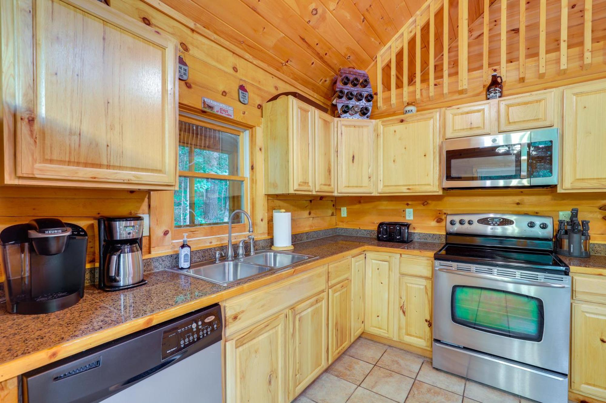 Holiday home Moonshine Manor With Hot Tub, Near Lure *