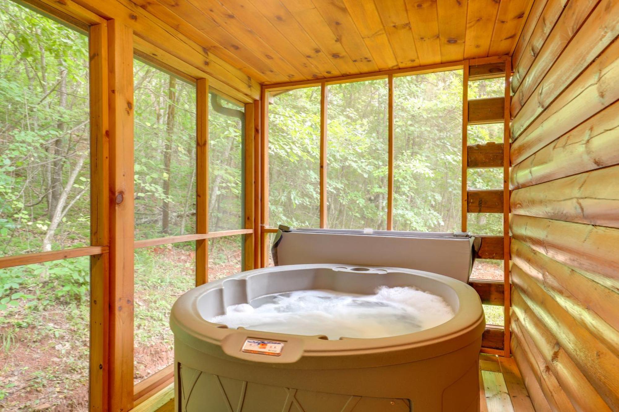 Moonshine Manor With Hot Tub, Near Lure * Lake Lure