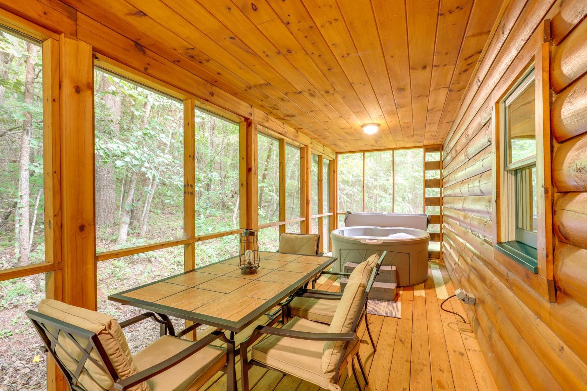 Moonshine Manor With Hot Tub, Near Lure *